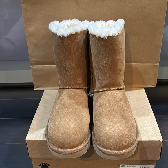 UGG BAILEY SUEDE BOW BOOTS IN CHESTNUT SZ 7, 8 NEW IN BOX - Picture 5 of 15